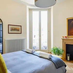 Apartment Sweethome Crispi, Rom